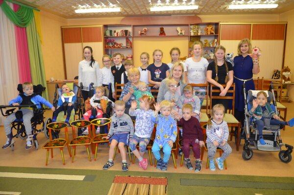 «Жирафик» в гостях у «Ручейка»