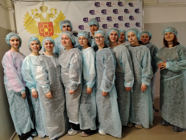 Вместо парт — рентген-операционная и МРТ. ⚡